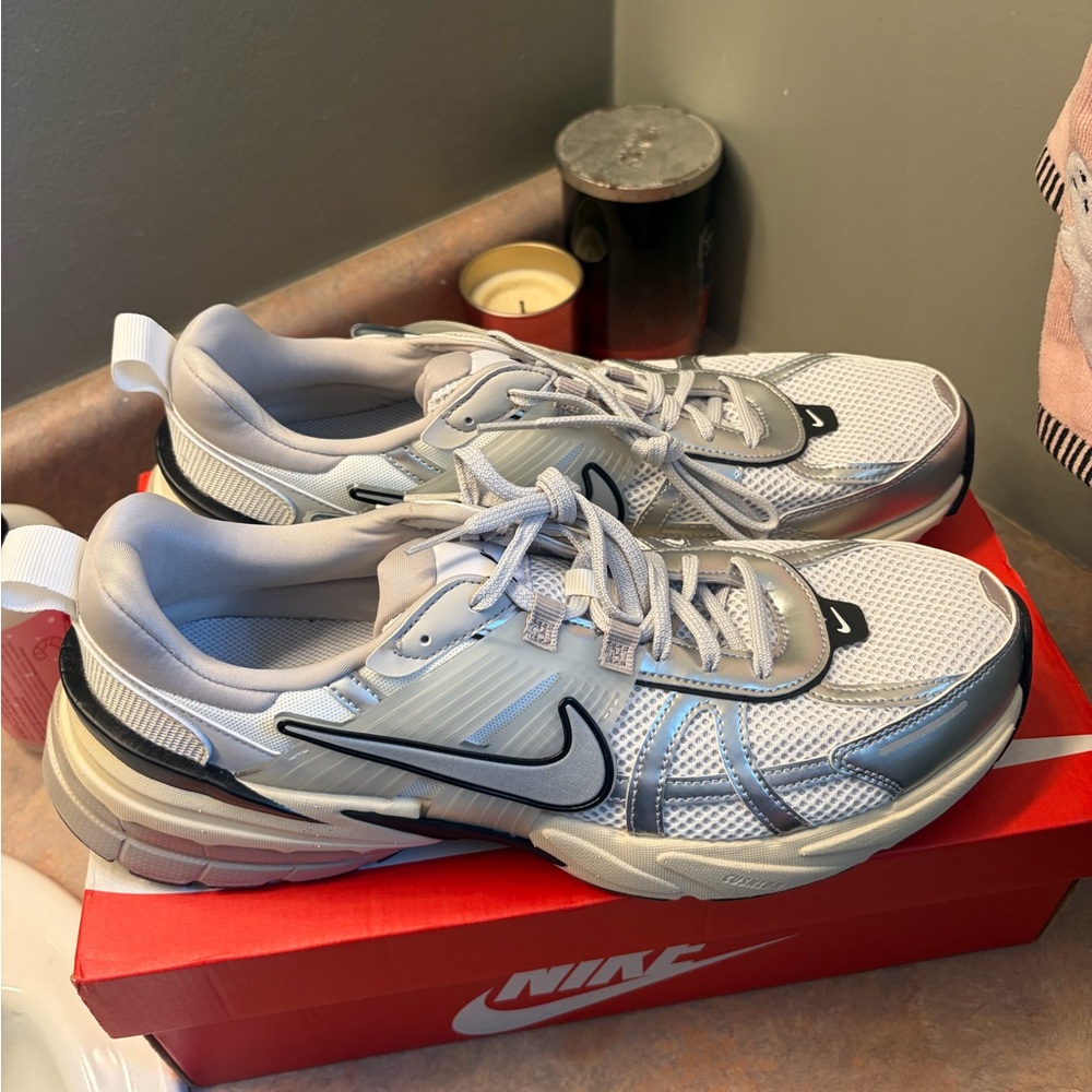 Nike V2K Run Shoe Men’s Size 12